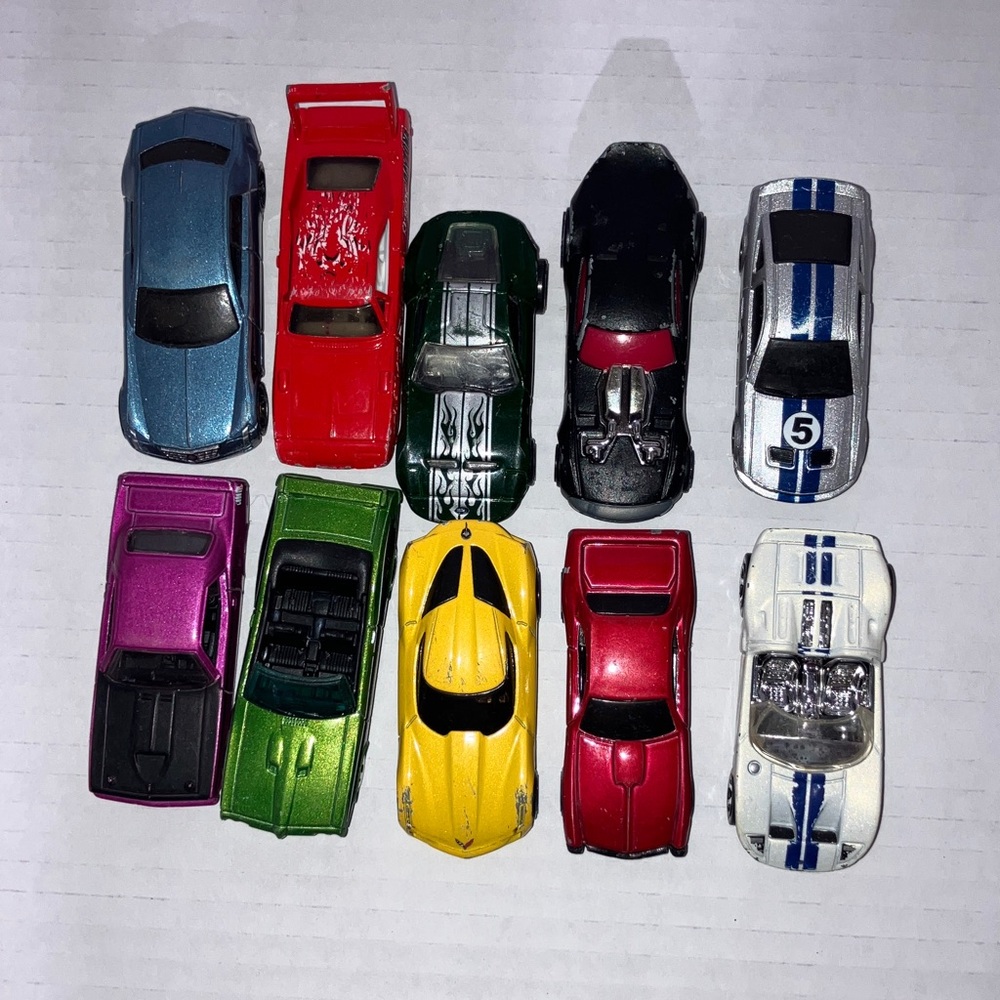 Hot Wheel Die-Cast Toy Sport‎ Car Collection Varied Models and Colors 10 Cars